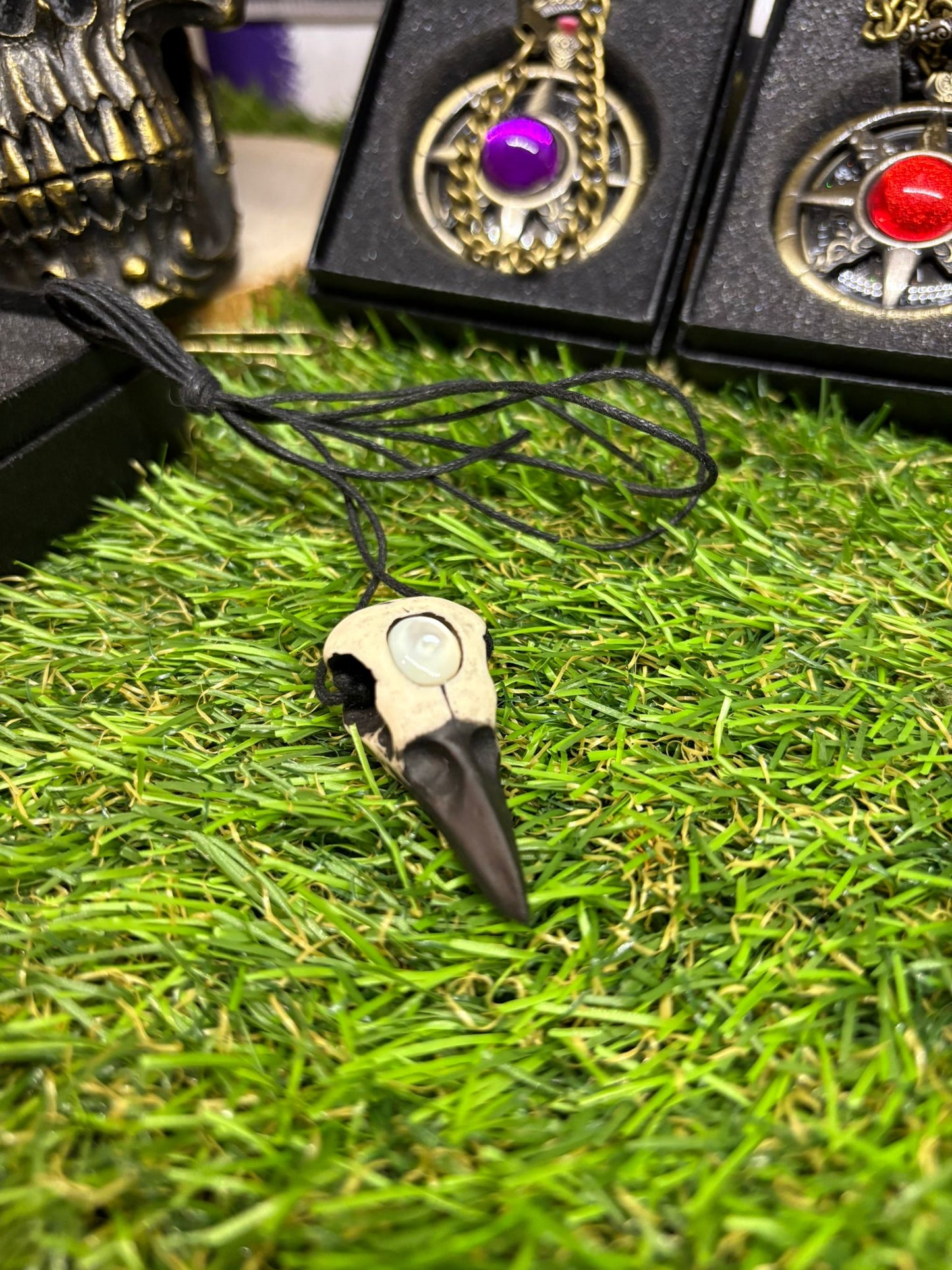 Raven skull pendant white bead