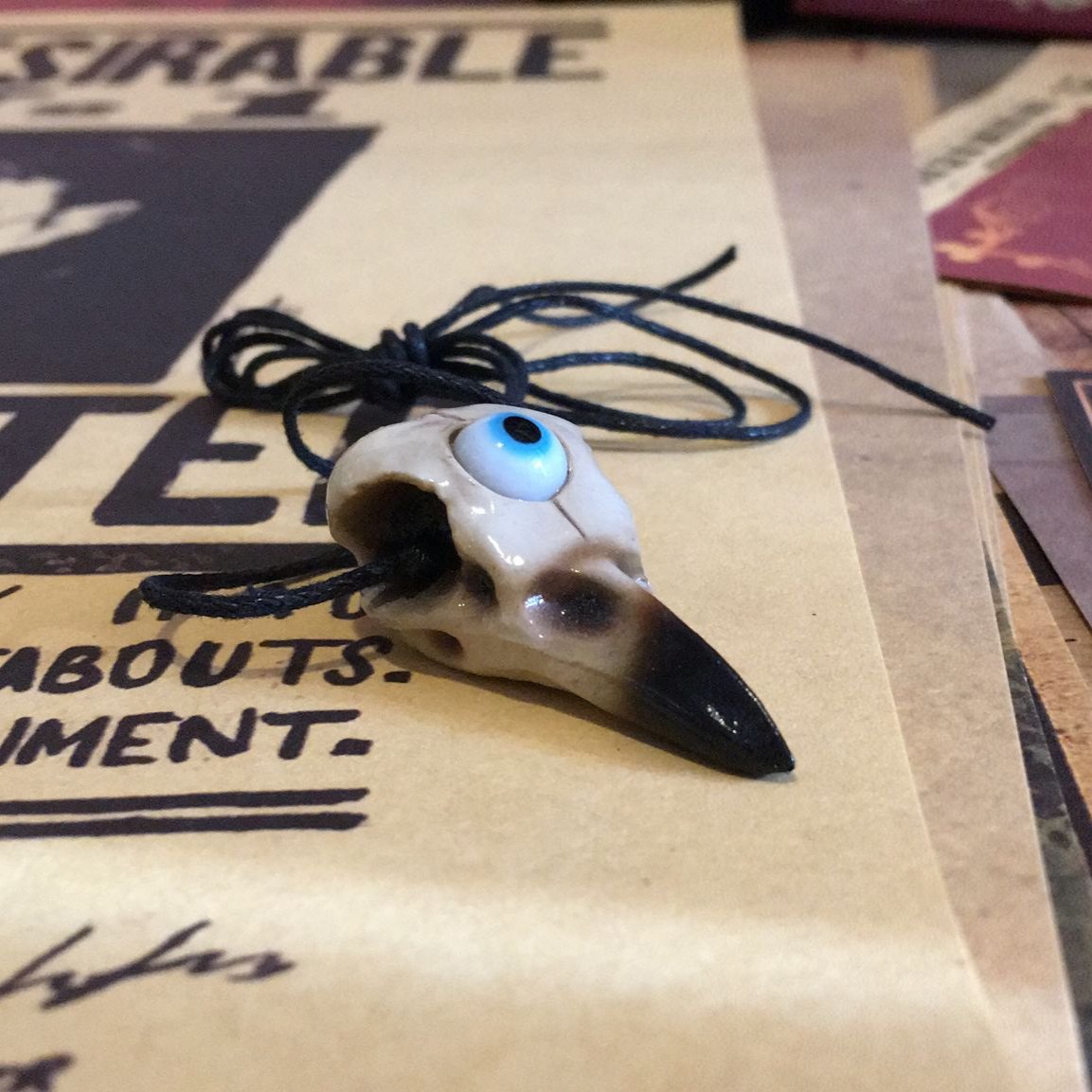 Raven skull pendant - Nyth