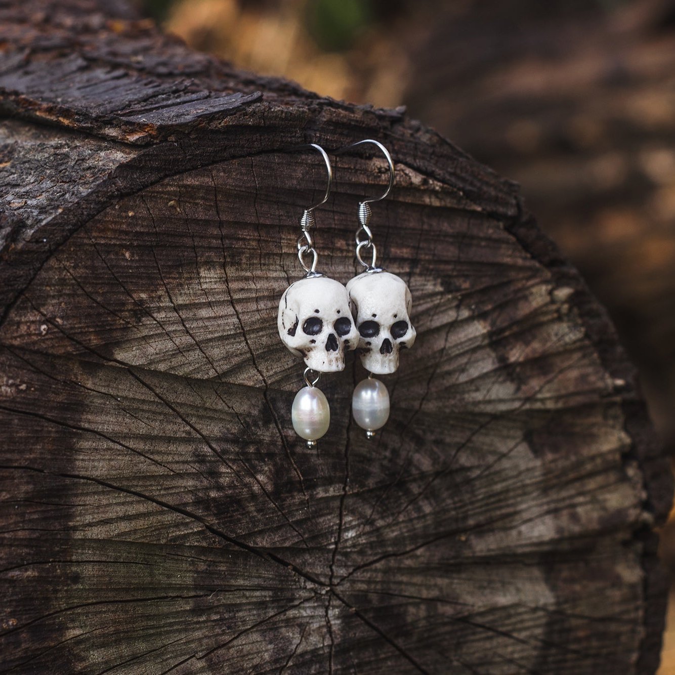 Human skull earrings with beads - Nyth