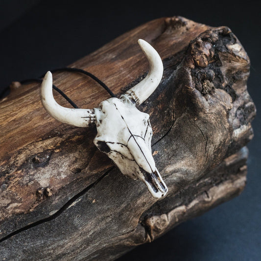 Bull skull pendant - Nyth