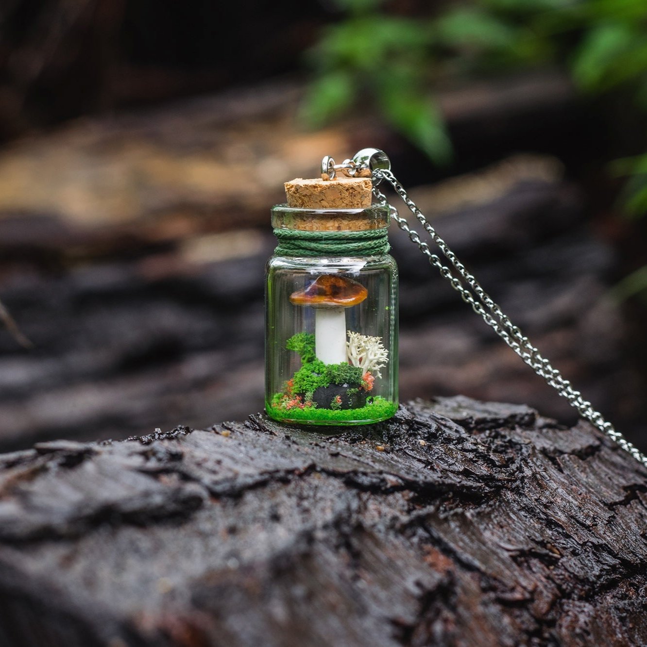 Magic bottle pendant/diorama - Nyth