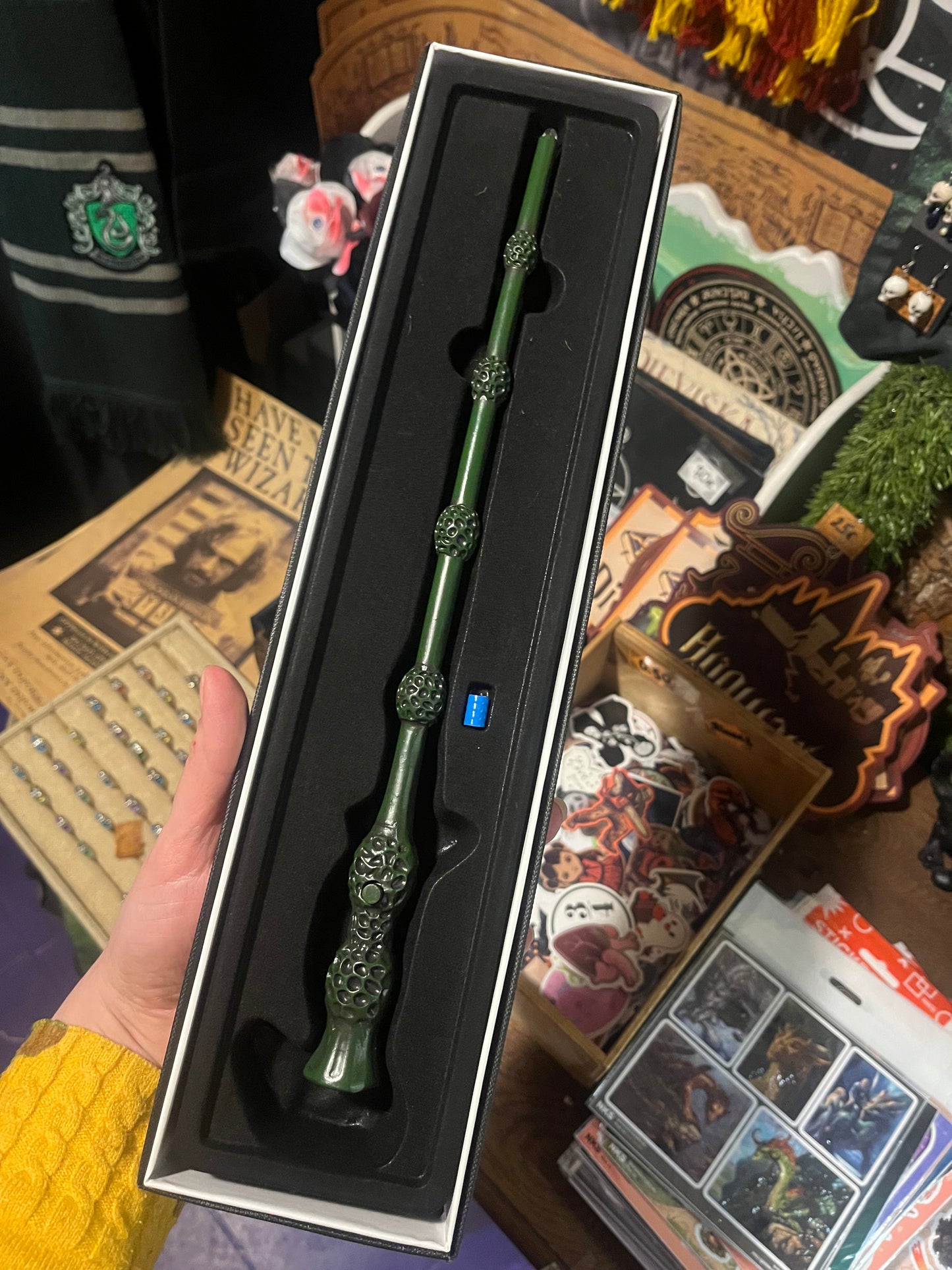 Волшебная палочка с фонариком в подарочной коробочке