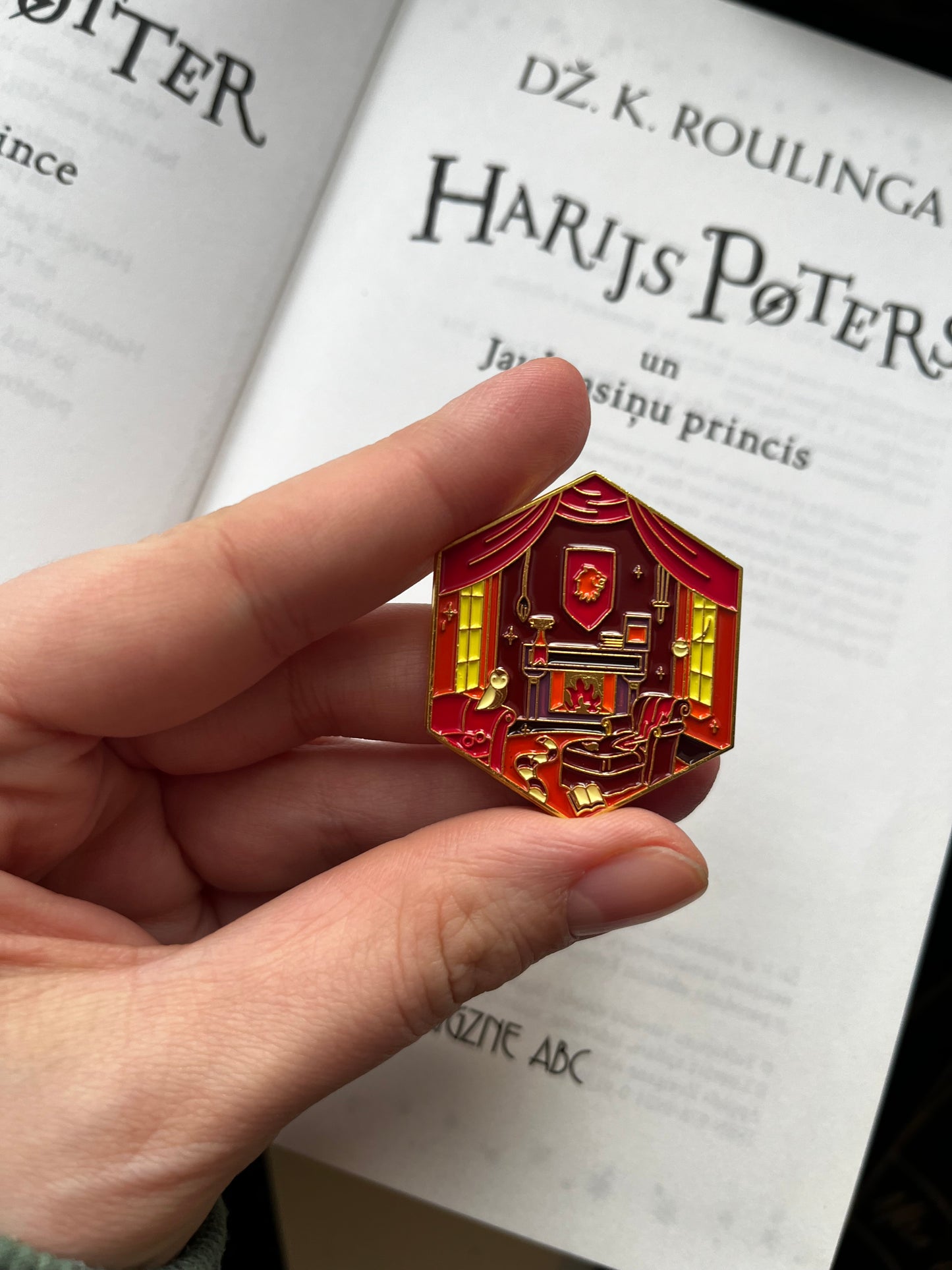 Enamel Pin Harry Potter, seria Magic World of Hogwarts