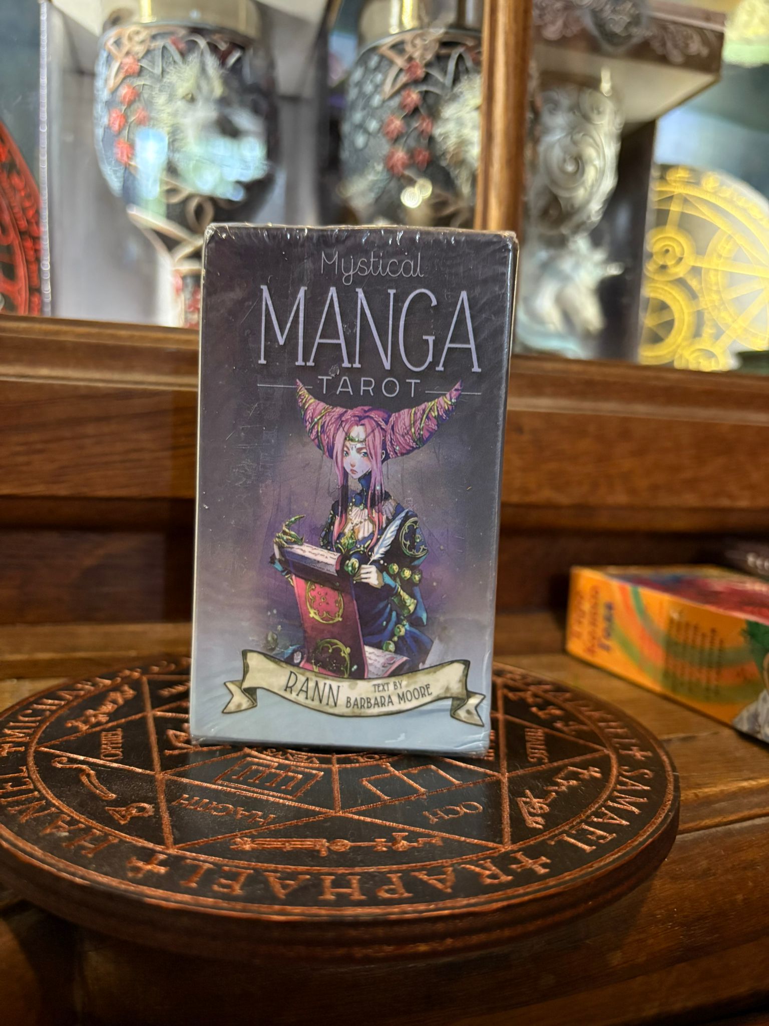 Mystical Manga Tarot kava Rīgā — anime stila 78 kārtis jauniešiem
