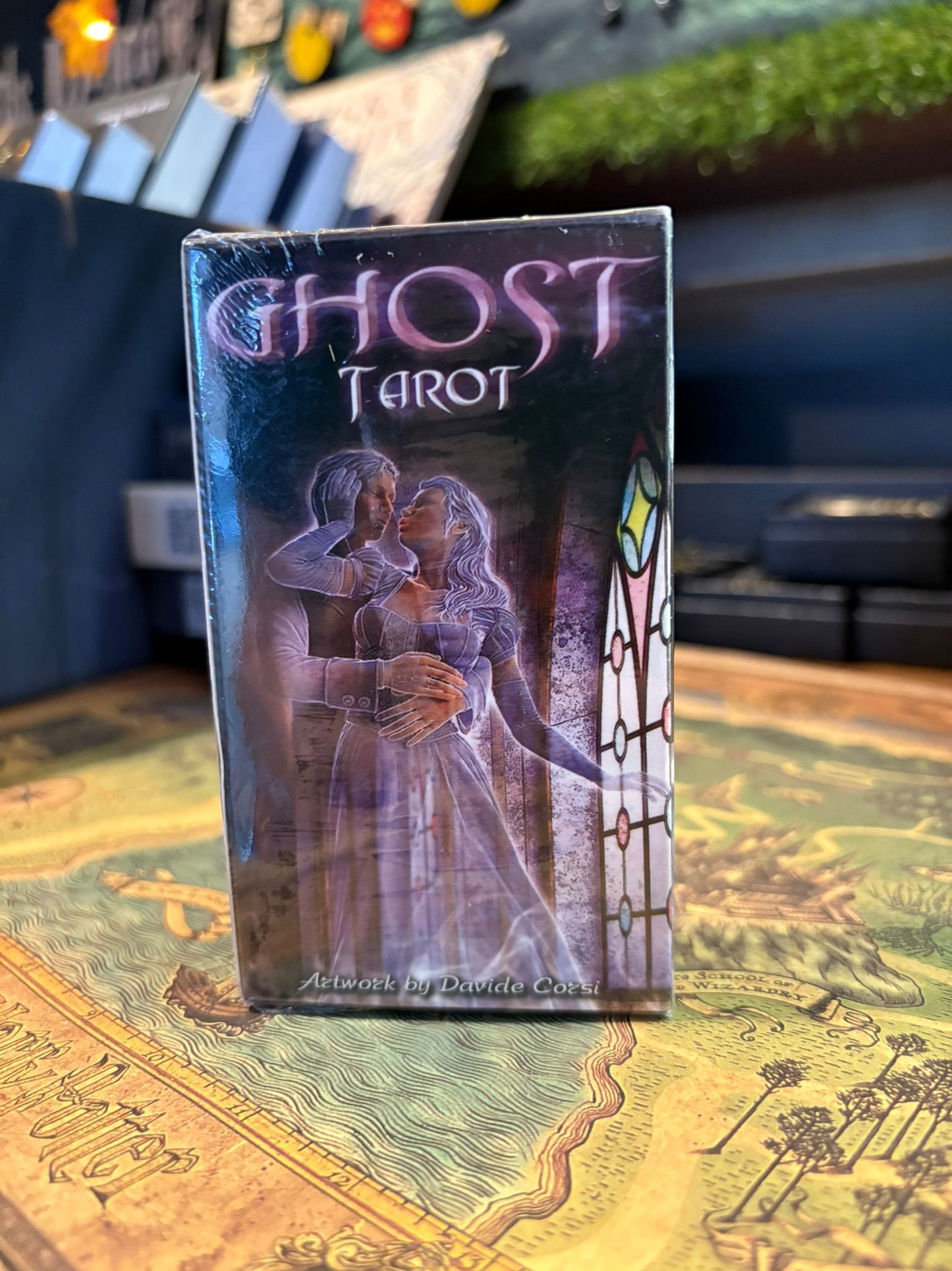 Ghost taro – 78 mistiskas kārtis ar spoku tēliem