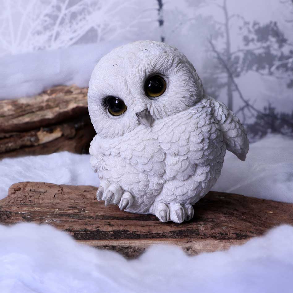 Snowy Owl Figurine Collection – Hedwig-Inspired Resin Figures