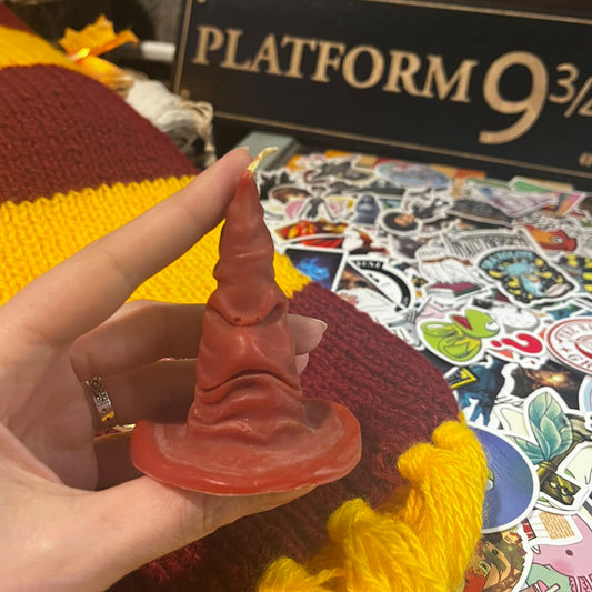 Sorting hat wax candle h=8 cm